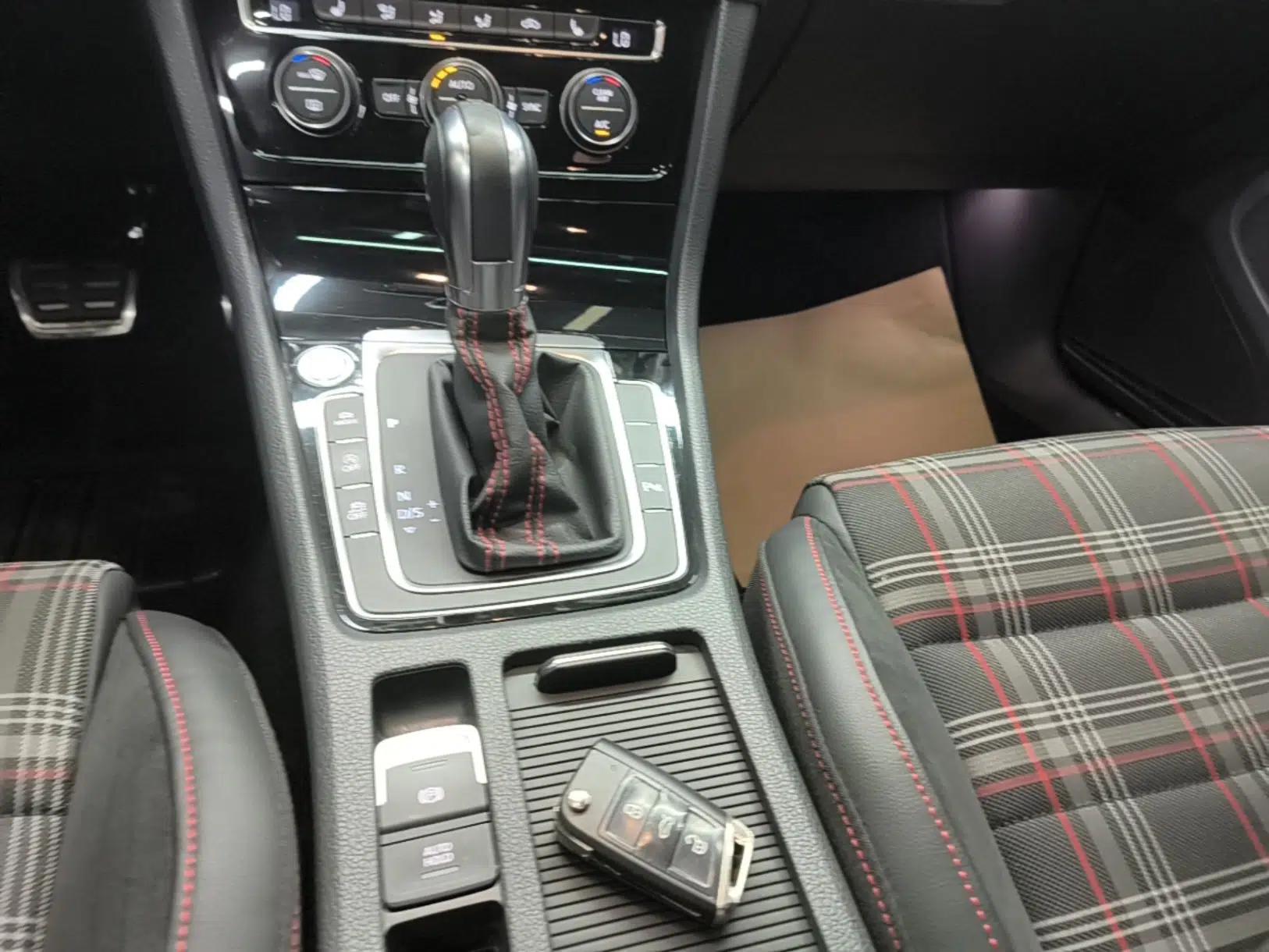 Volkswagen Golf GTI 2019 2.0 TSI GTI China V Standard — миниатюра 16
