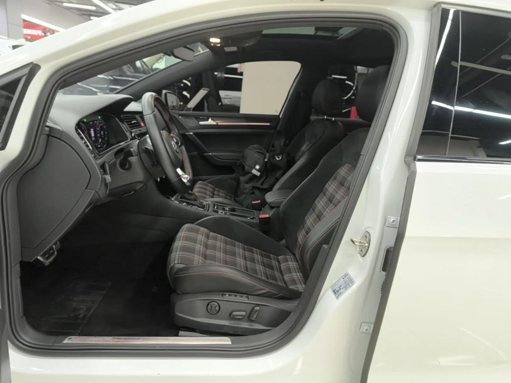 Volkswagen Golf GTI 2019 2.0 TSI GTI China V Standard — миниатюра 17