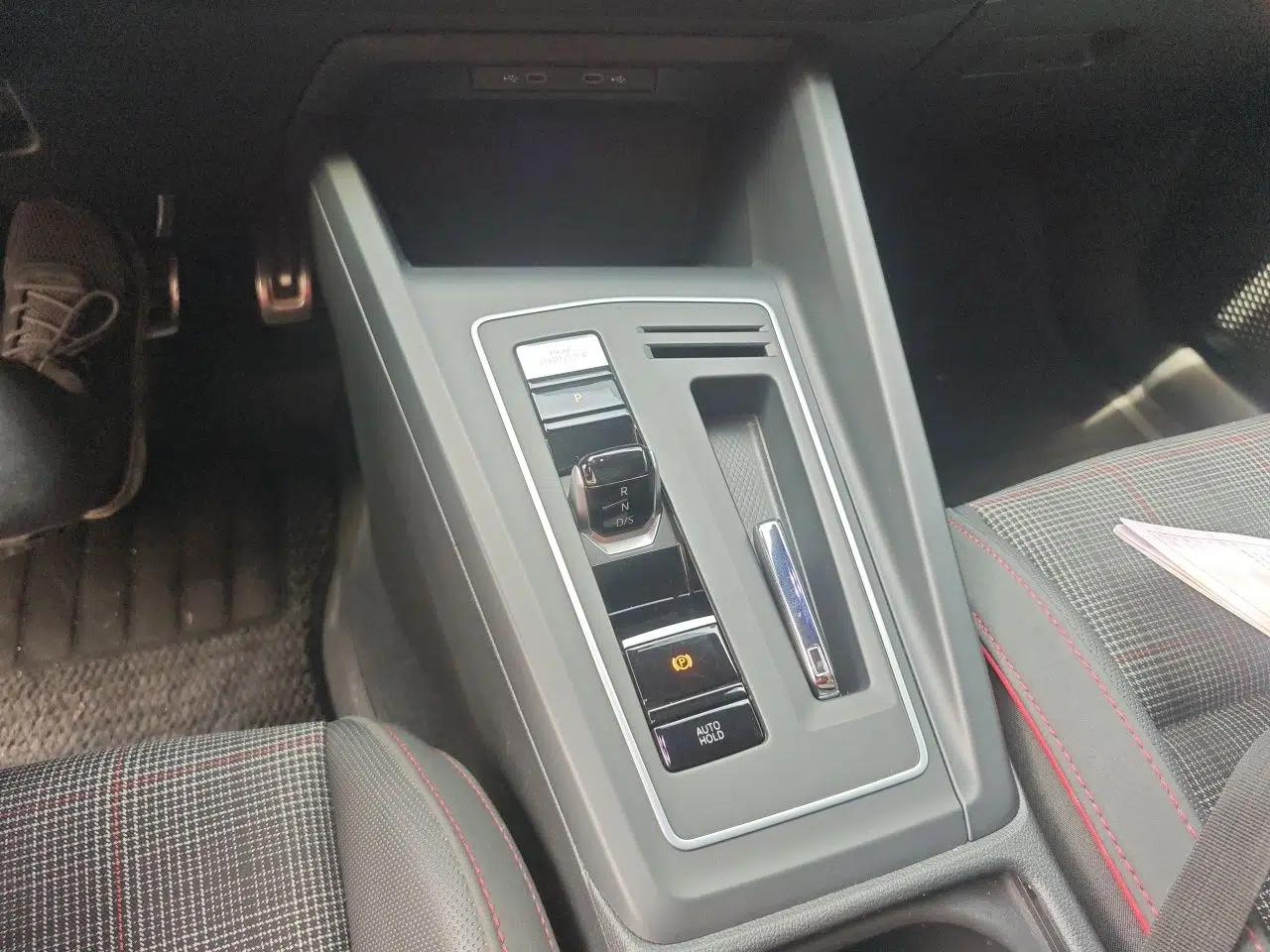 Volkswagen Golf GTI 2023 380TSI DSG GTI — миниатюра 14