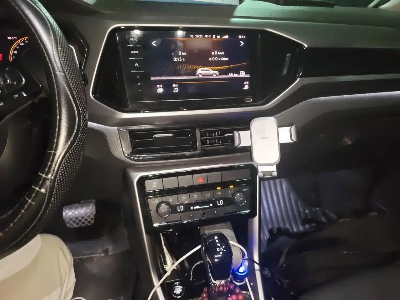 Volkswagen T-Cross 2019 280TSI DSG Luxury Edition — миниатюра 12