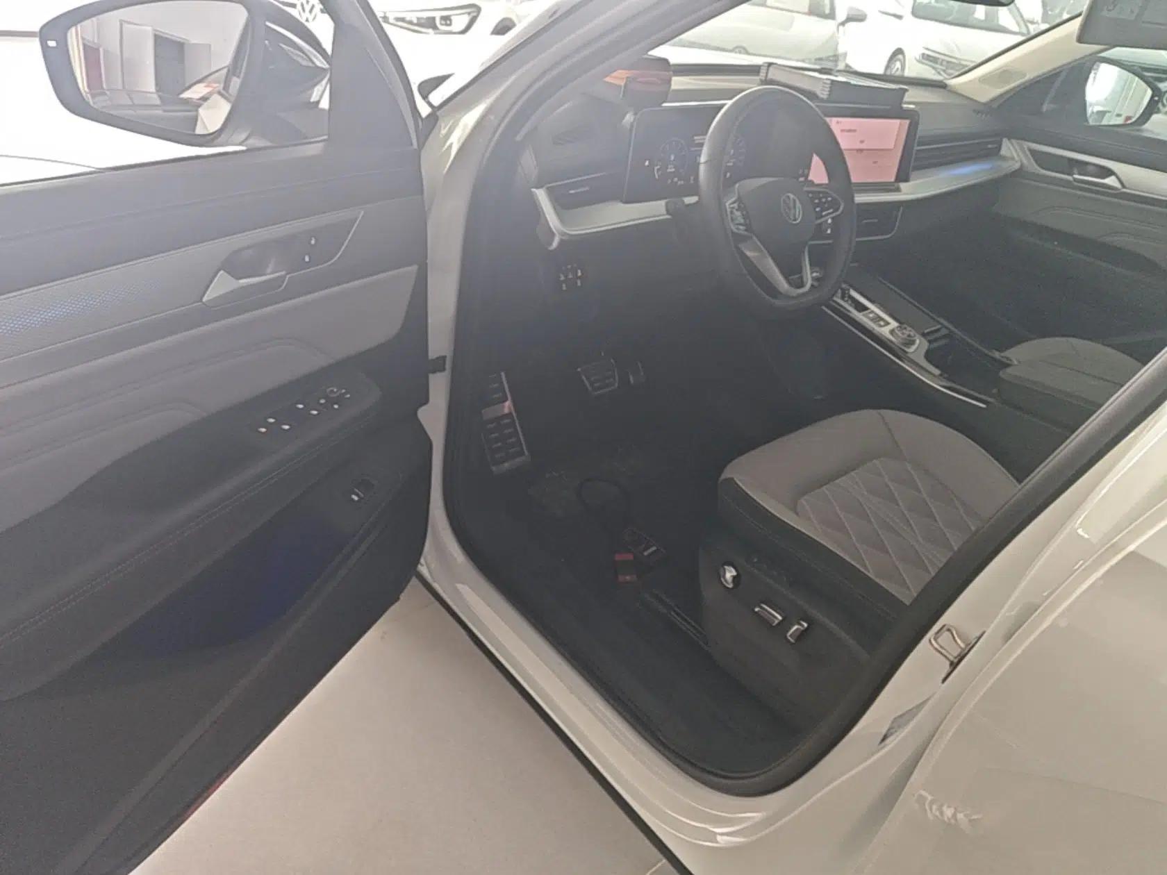 Volkswagen Tavendor 2024 380TSI All-Wheel-Drive R-Line Cruise Premium Edition — миниатюра 18