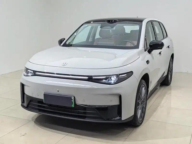 Leapmotor C10 2026 Range Extended Electric Vehicle 210 LiDAR Edition — миниатюра 1