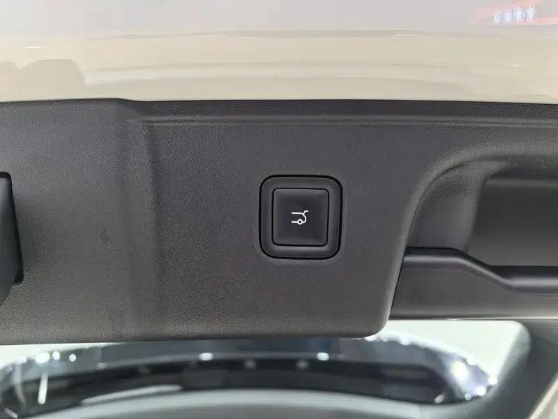 Leapmotor C10 2026 Range Extended Electric Vehicle 210 LiDAR Edition — миниатюра 11