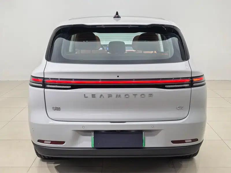 Leapmotor C10 2026 Range Extended Electric Vehicle 210 LiDAR Edition — миниатюра 5