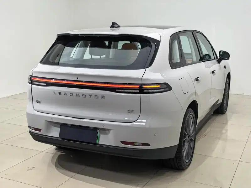 Leapmotor C10 2026 Range Extended Electric Vehicle 210 LiDAR Edition — миниатюра 6