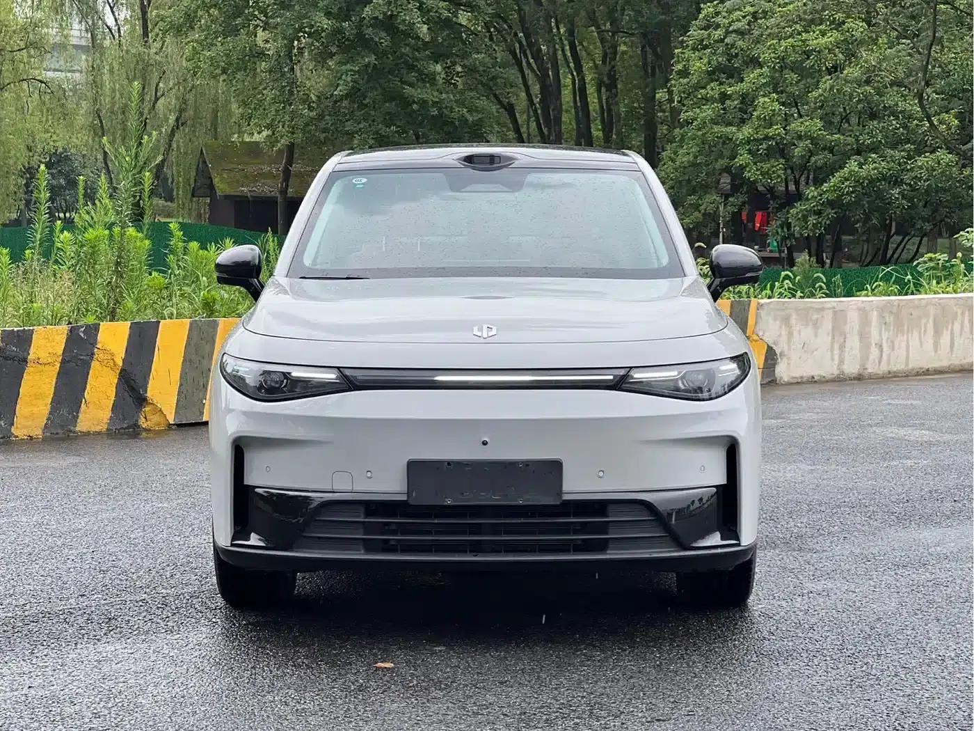 Leapmotor C10 2026 Model 605 LiDAR Edition — миниатюра 2