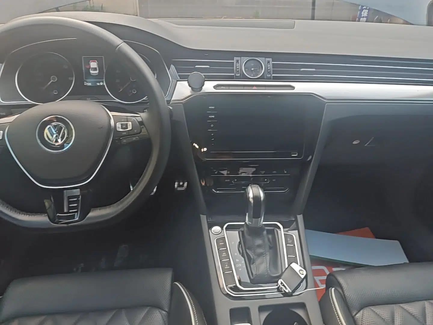 Volkswagen Magotan GTE Plug-in Hybrid 2020 GTE Luxury Model — миниатюра 15