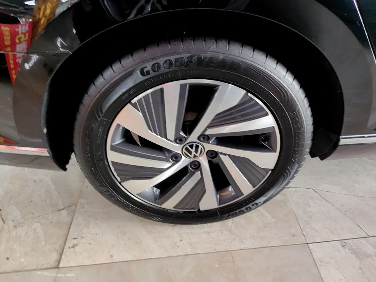 Volkswagen Magotan GTE Plug-in Hybrid 2022 GTE Luxury Model — миниатюра 11