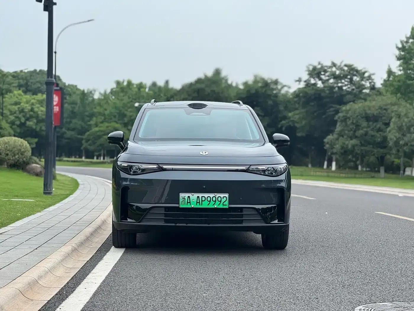Leapmotor C16 2026 Pure Electric 630 LiDAR Edition 6-Seater — миниатюра 3