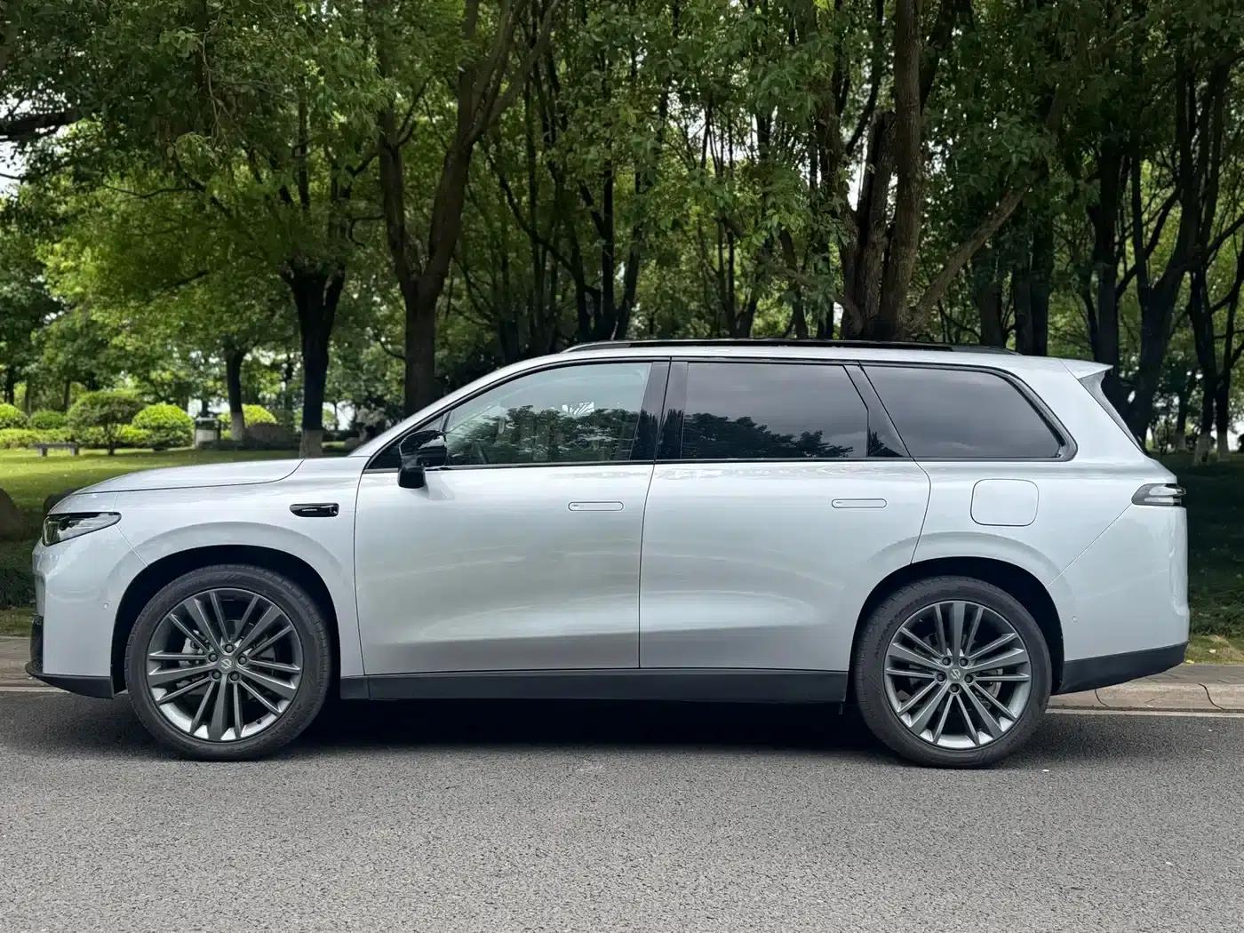 Leapmotor C16 2024 Range Extended 200 Premium Edition — миниатюра 4