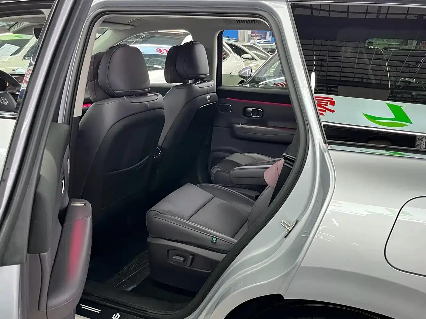 Leapmotor C16 2024 Range Extended 200 Premium Edition — миниатюра 8