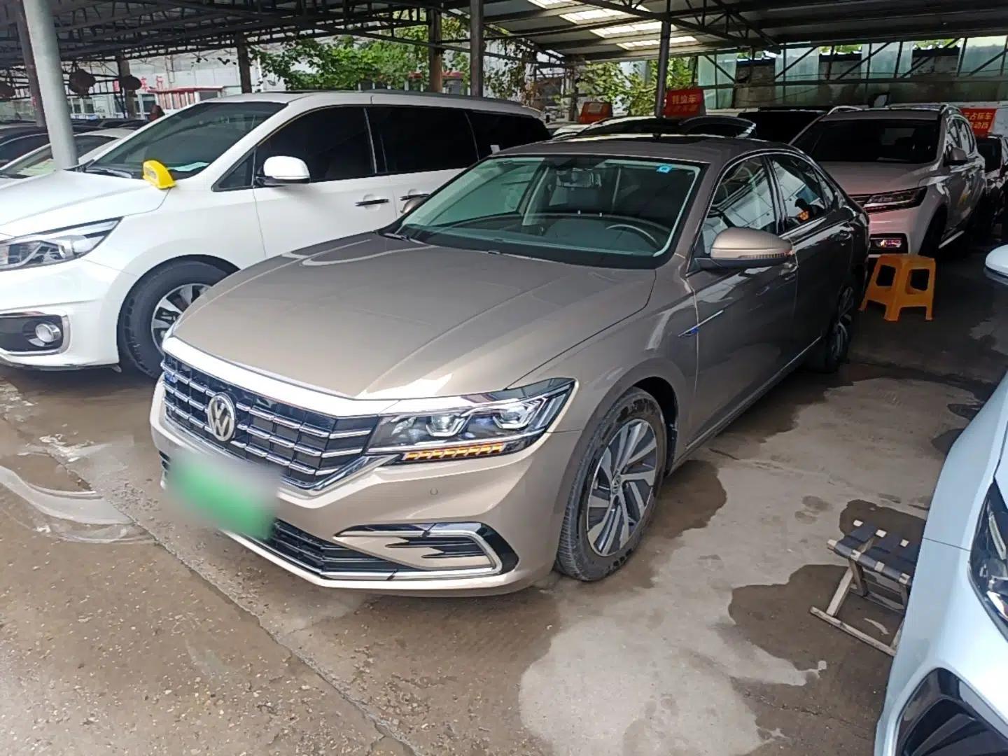 Volkswagen Passat New Energy 2019 430 PHEV Hybrid Luxury Edition — миниатюра 1
