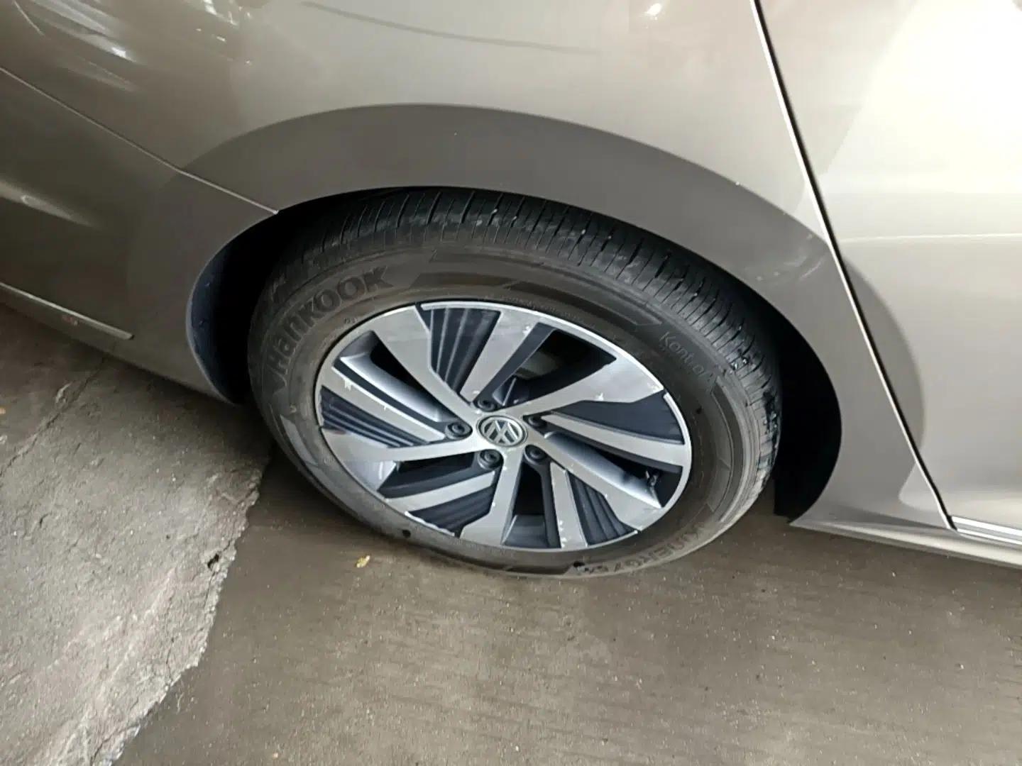 Volkswagen Passat New Energy 2019 430 PHEV Hybrid Luxury Edition — миниатюра 11