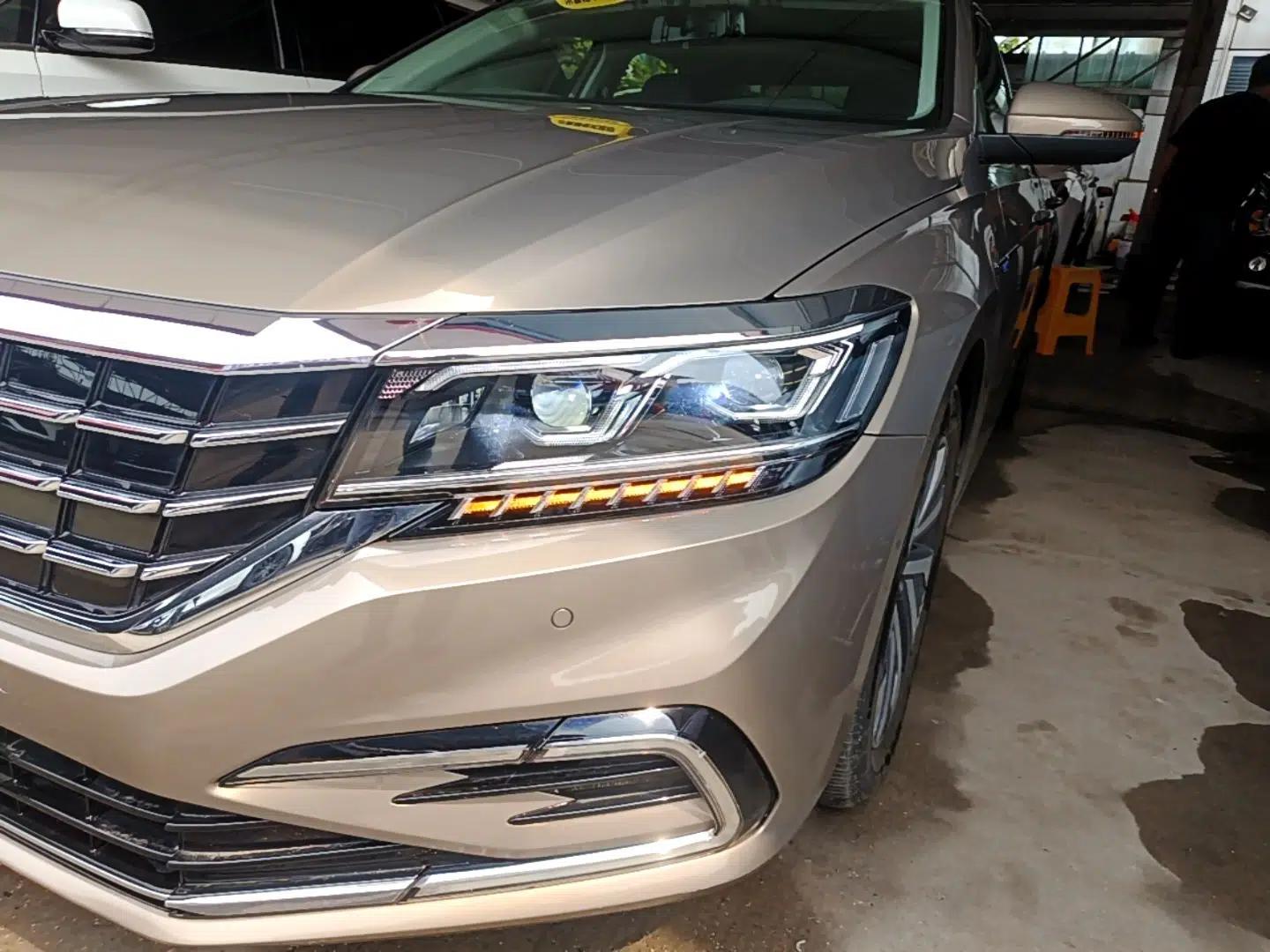 Volkswagen Passat New Energy 2019 430 PHEV Hybrid Luxury Edition — миниатюра 8