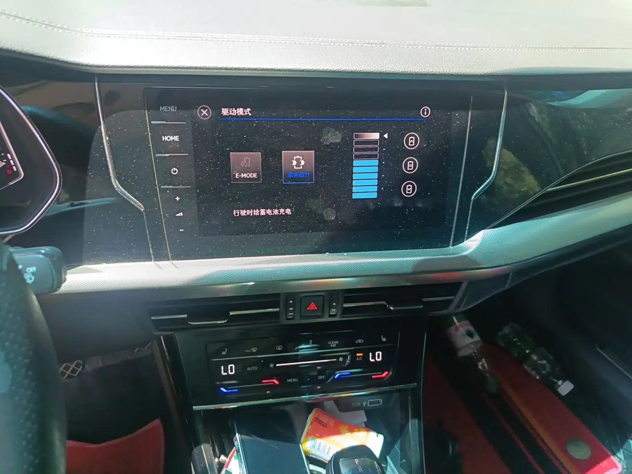 Volkswagen Passat New Energy 2022 430 PHEV Hybrid Luxury Edition — миниатюра 13