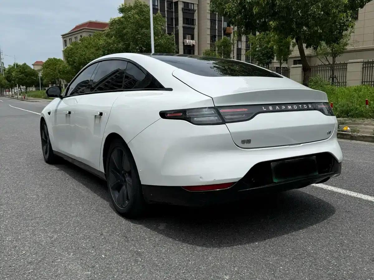 Leapmotor C01 2022 Rear-Wheel Drive Standard Range Edition — миниатюра 13