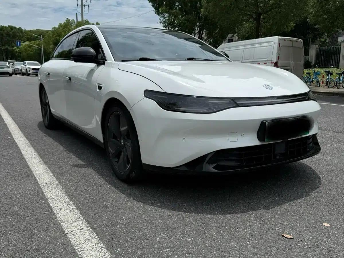 Leapmotor C01 2022 Rear-Wheel Drive Standard Range Edition — миниатюра 3