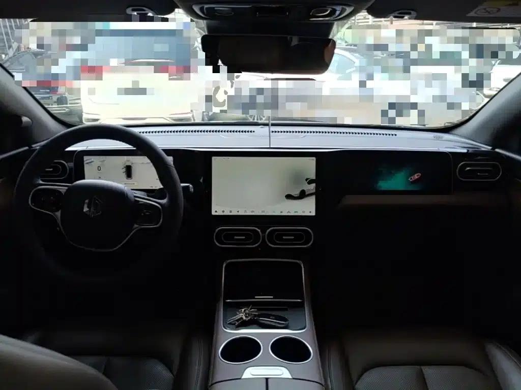 Leapmotor C01 2023 Range Extended 316 Comfort Edition — миниатюра 10