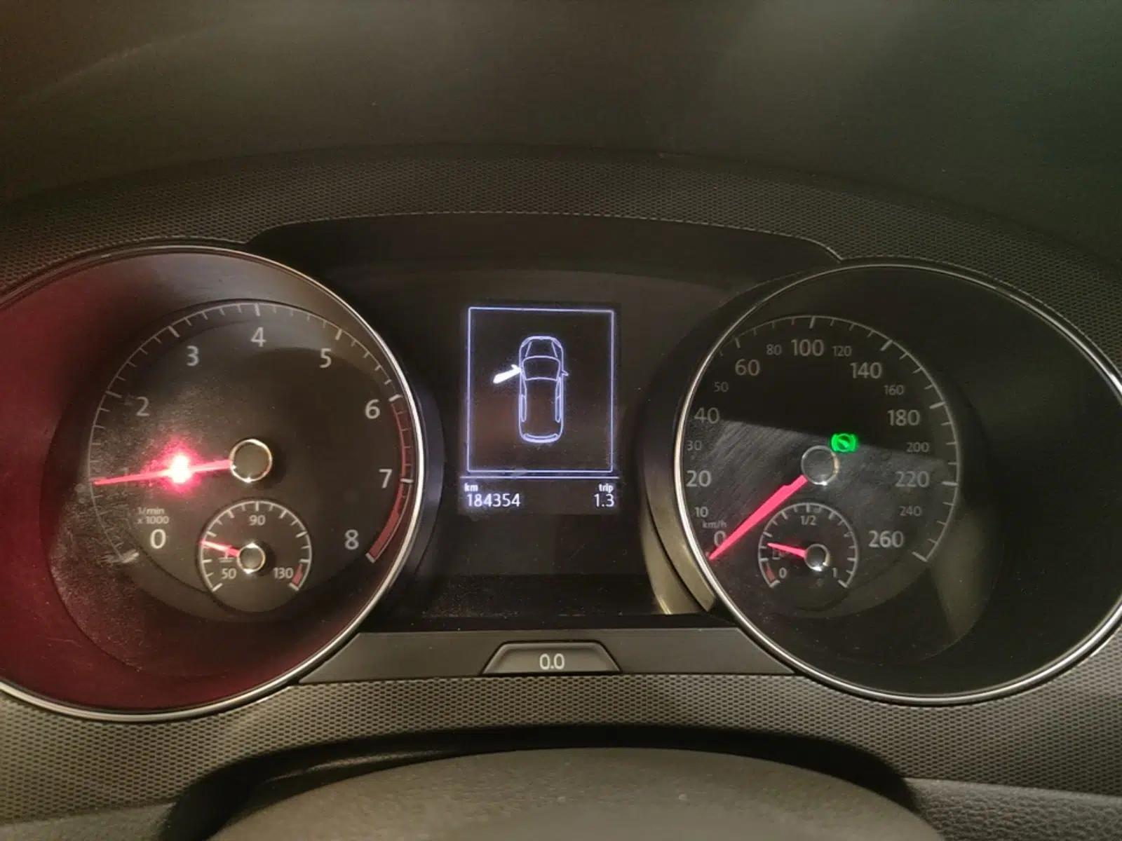 Volkswagen Golf Sportsvan 2016 230TSI Automatic Trend Edition — миниатюра 14