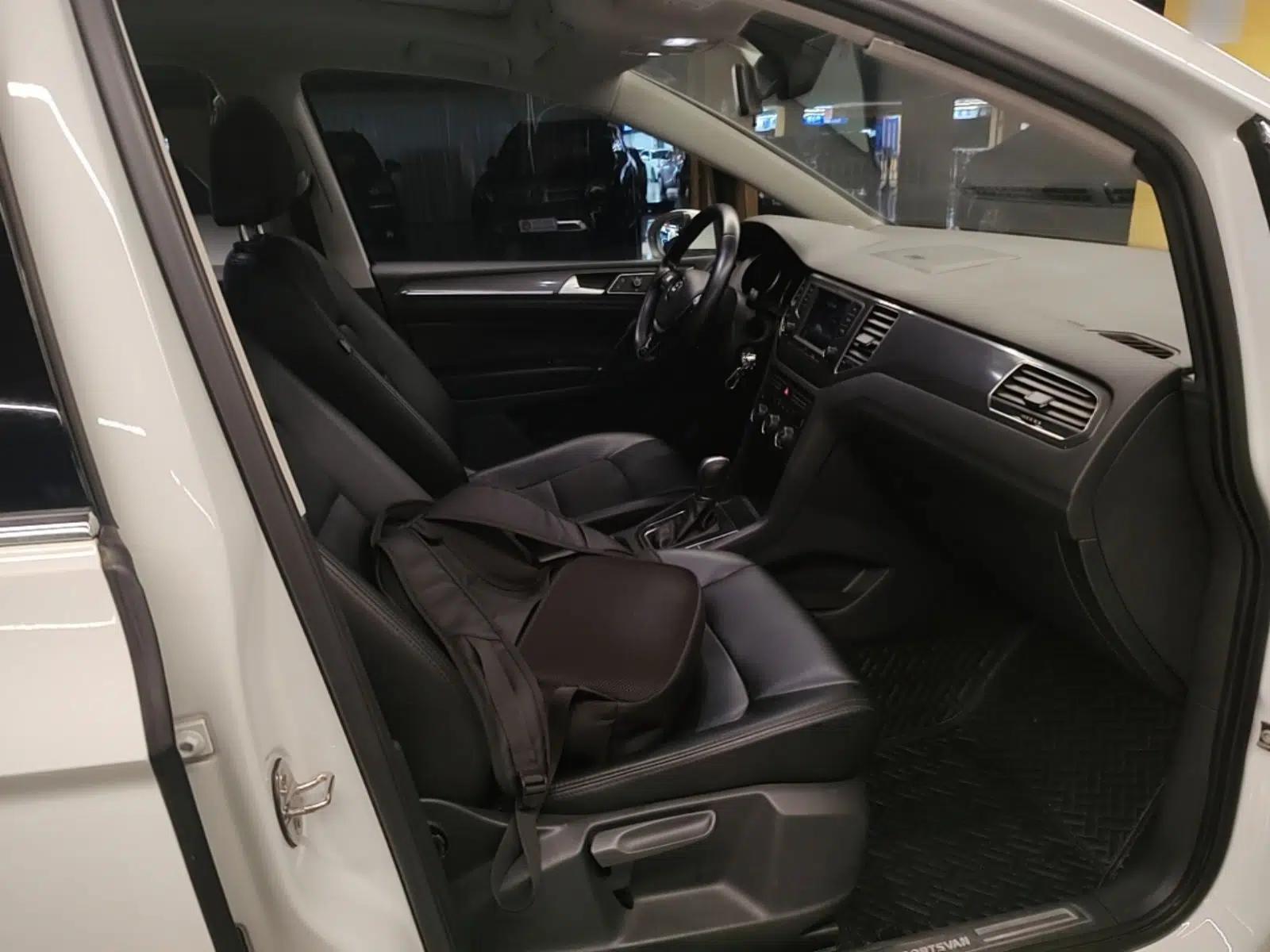Volkswagen Golf Sportsvan 2016 230TSI Automatic Trend Edition — миниатюра 19