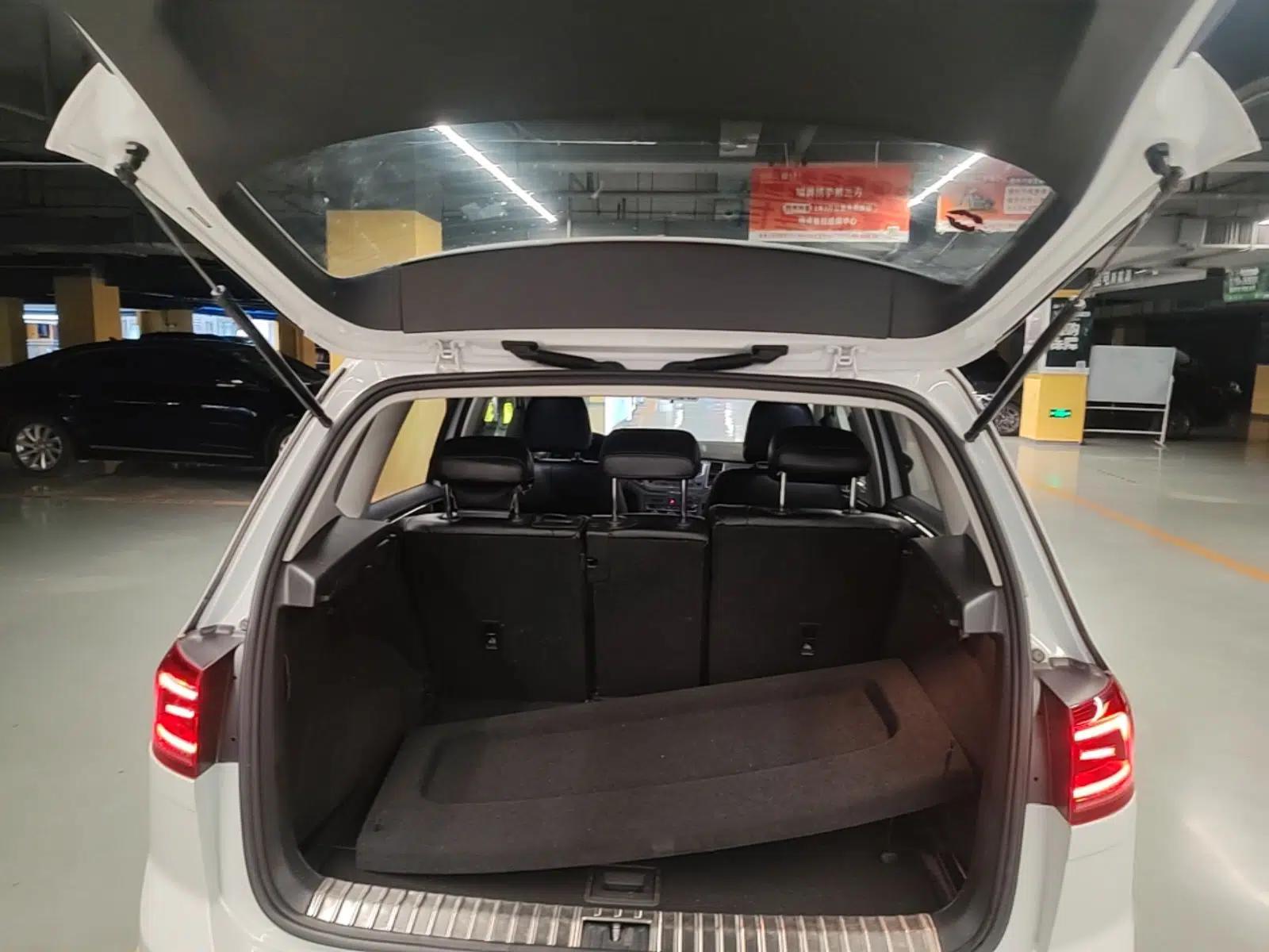 Volkswagen Golf Sportsvan 2016 230TSI Automatic Trend Edition — миниатюра 22