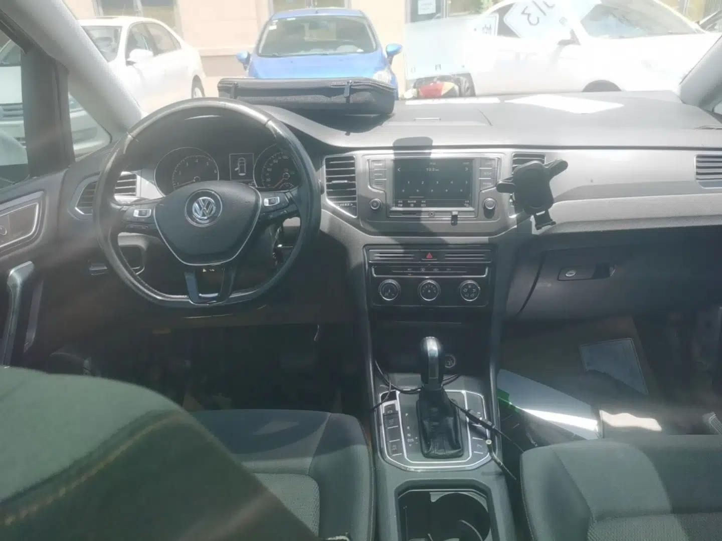 Volkswagen Golf Sportsvan 2016 230TSI Automatic Trend Edition — миниатюра 17