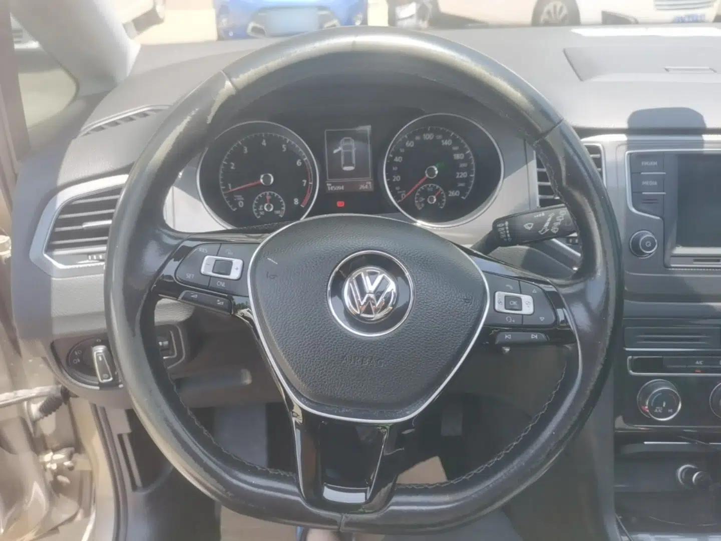 Volkswagen Golf Sportsvan 2016 230TSI Automatic Trend Edition — миниатюра 18