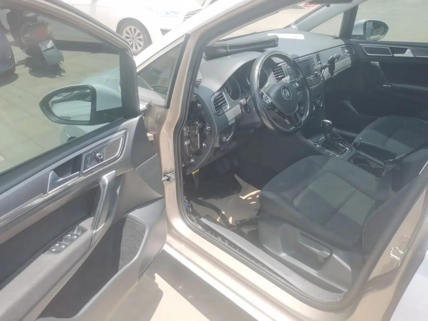 Volkswagen Golf Sportsvan 2016 230TSI Automatic Trend Edition — миниатюра 23