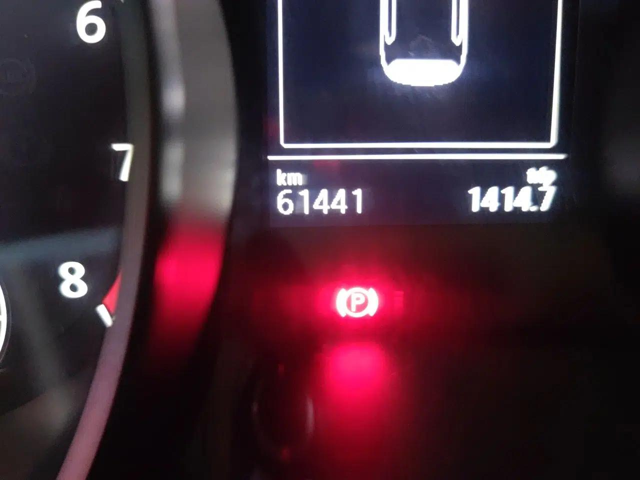 Volkswagen Golf Sportsvan 2018 280TSI Automatic Luxury Model — миниатюра 12