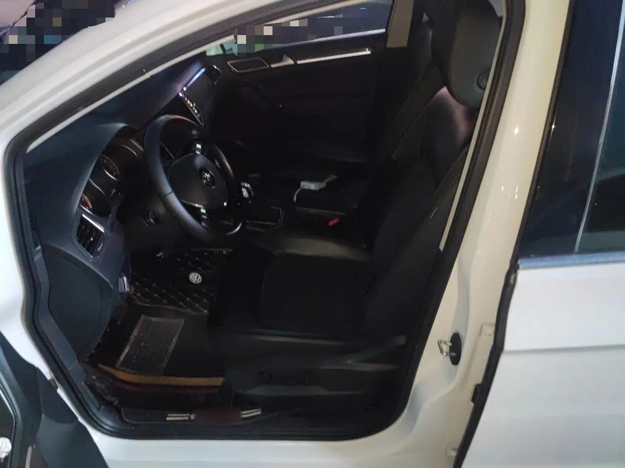 Volkswagen Golf Sportsvan 2018 280TSI Automatic Luxury Model — миниатюра 15