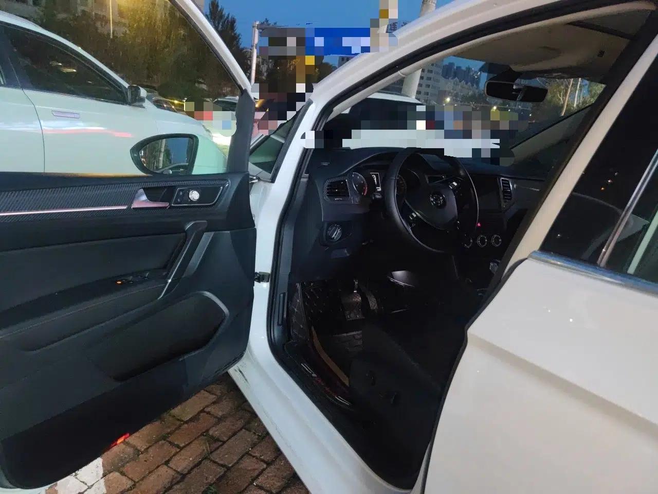 Volkswagen Golf Sportsvan 2018 280TSI Automatic Luxury Model — миниатюра 16