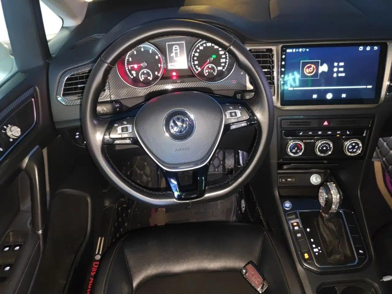Volkswagen Golf Sportsvan 2018 280TSI Automatic Luxury Model — миниатюра 10