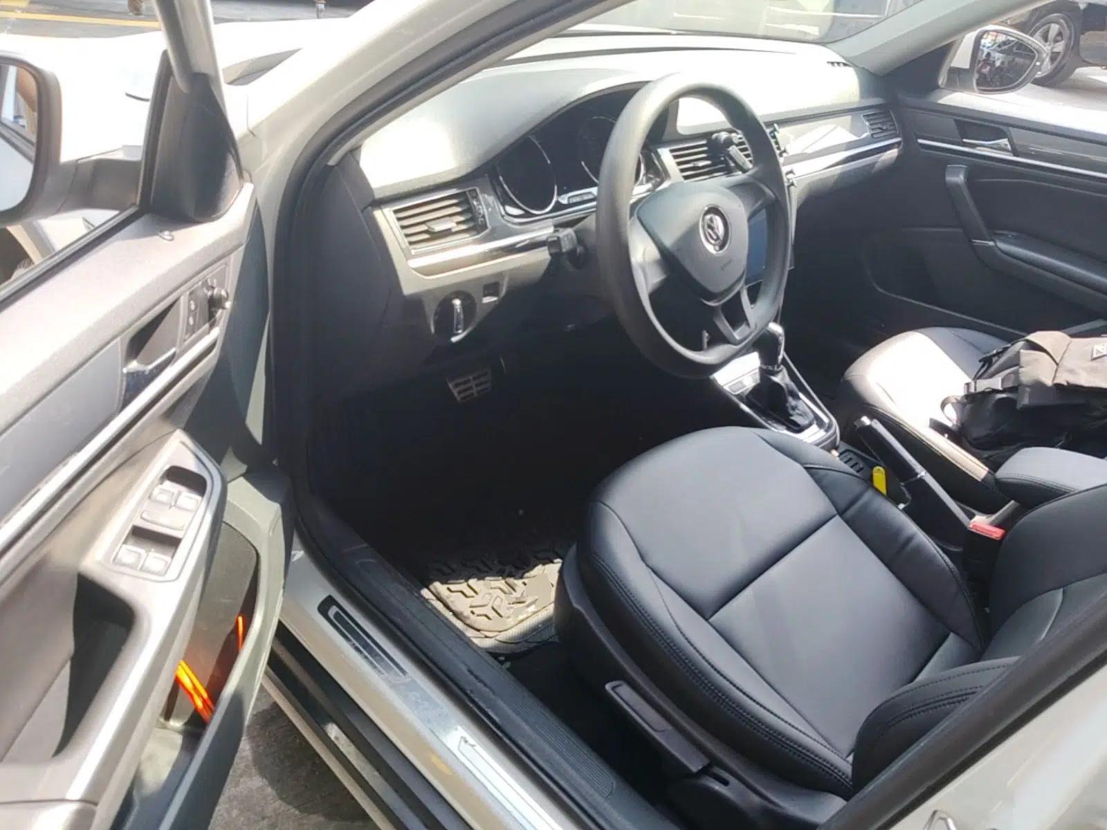 Volkswagen C-TREK 2017 1.6L Automatic Comfort Model — миниатюра 18