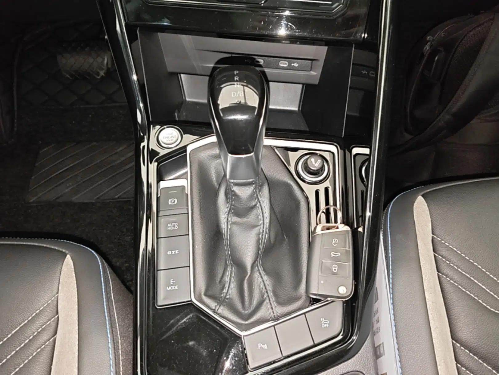 Volkswagen Tayron GTE Plug-in Hybrid 2022 1.4T Luxury Edition — миниатюра 21