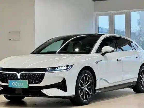 Voyah Chase Light 2024 PHEV AWD Extended Range Executive Edition — миниатюра 1
