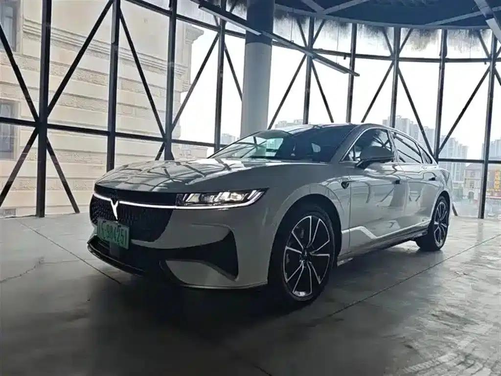 Voyah Chasing the Light 2024 PHEV AWD Long Range Flagship Edition — миниатюра 1