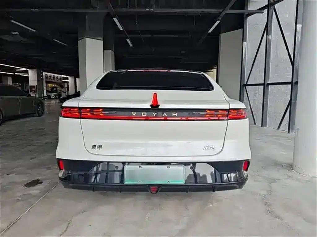 Voyah Chasing the Light 2024 PHEV AWD Long Range Flagship Edition — миниатюра 18