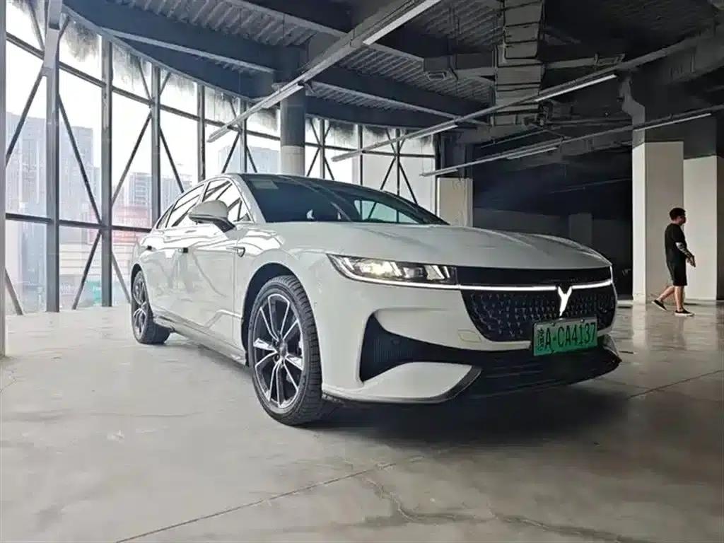 Voyah Chasing the Light 2024 PHEV AWD Long Range Flagship Edition — миниатюра 3
