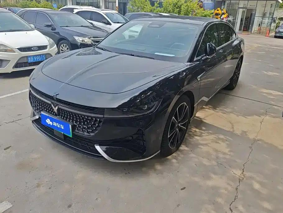 Voyah Chasing the Light 2024 PHEV AWD Long Range Flagship Edition — миниатюра 1