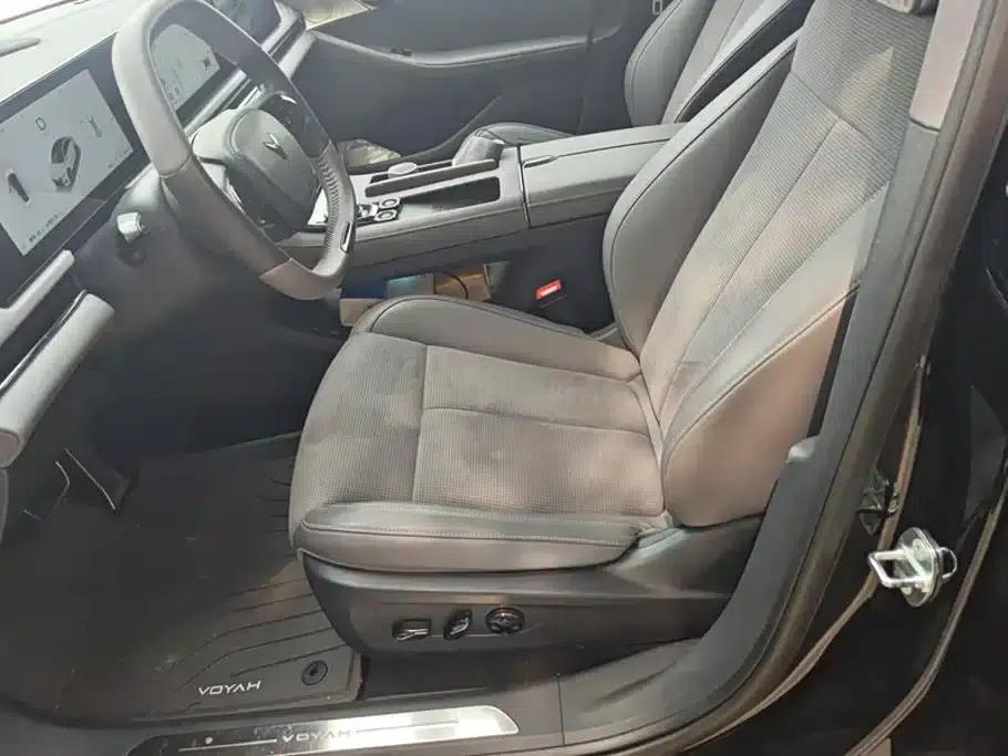 Voyah Chasing the Light 2024 PHEV AWD Long Range Flagship Edition — миниатюра 9