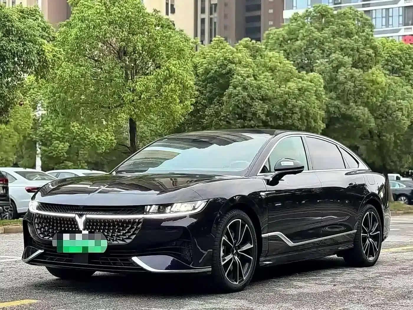 Voyah Chasing the Light 2024 PHEV AWD Long Range Flagship Edition — миниатюра 1