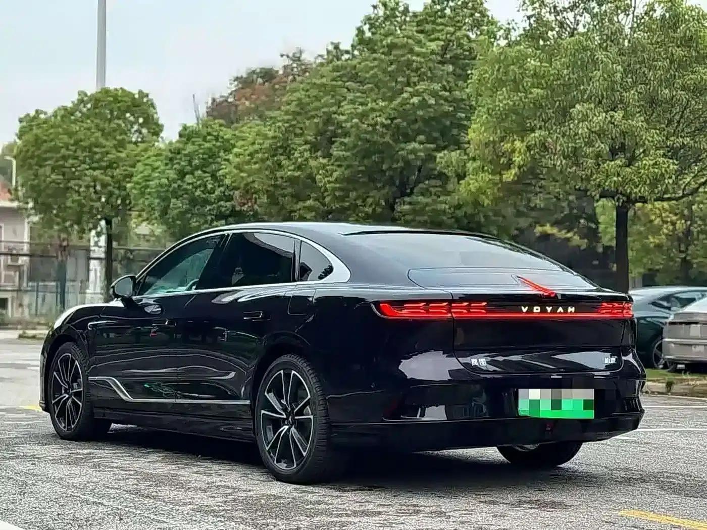 Voyah Chasing the Light 2024 PHEV AWD Long Range Flagship Edition — миниатюра 7