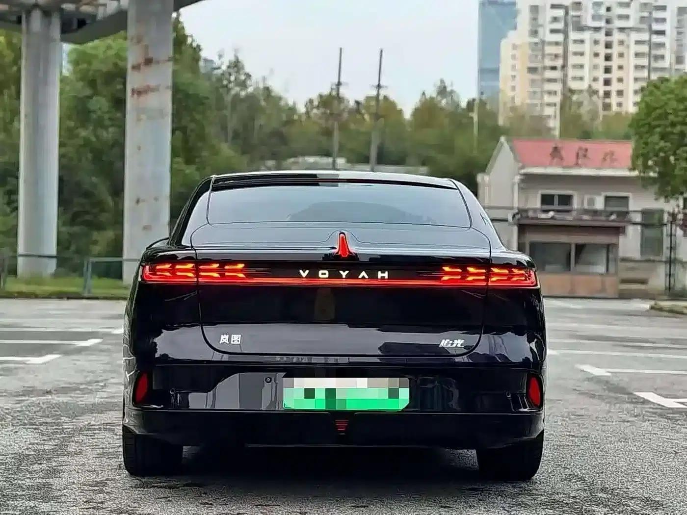 Voyah Chasing the Light 2024 PHEV AWD Long Range Flagship Edition — миниатюра 8
