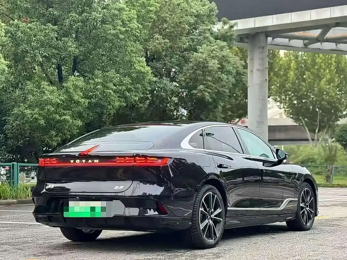 Voyah Chasing the Light 2024 PHEV AWD Long Range Flagship Edition — миниатюра 9