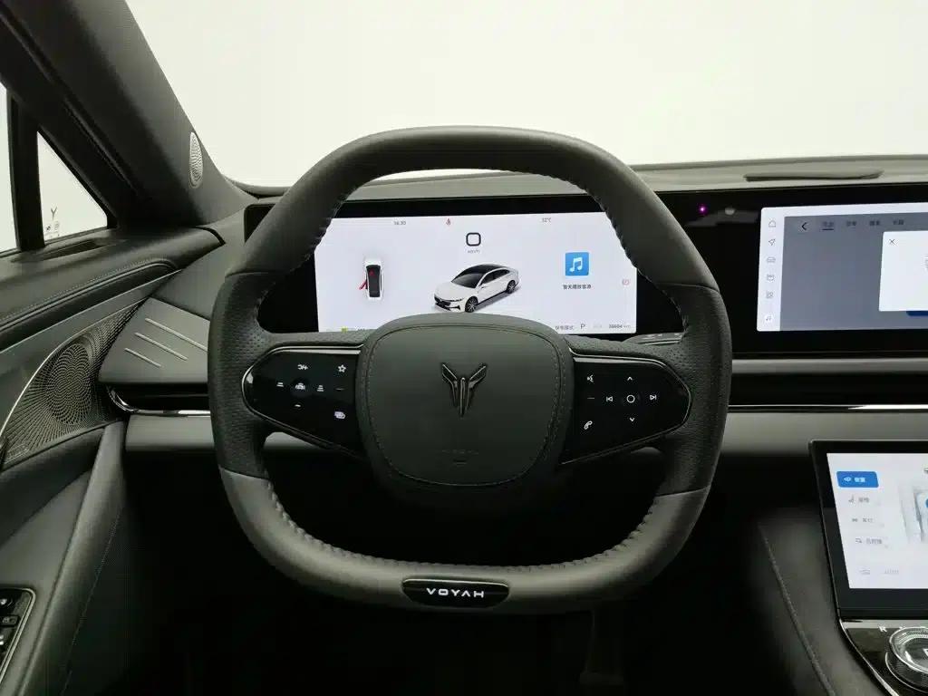 Voyah Chasing the Light 2024 PHEV AWD Long Range Flagship Edition — миниатюра 11