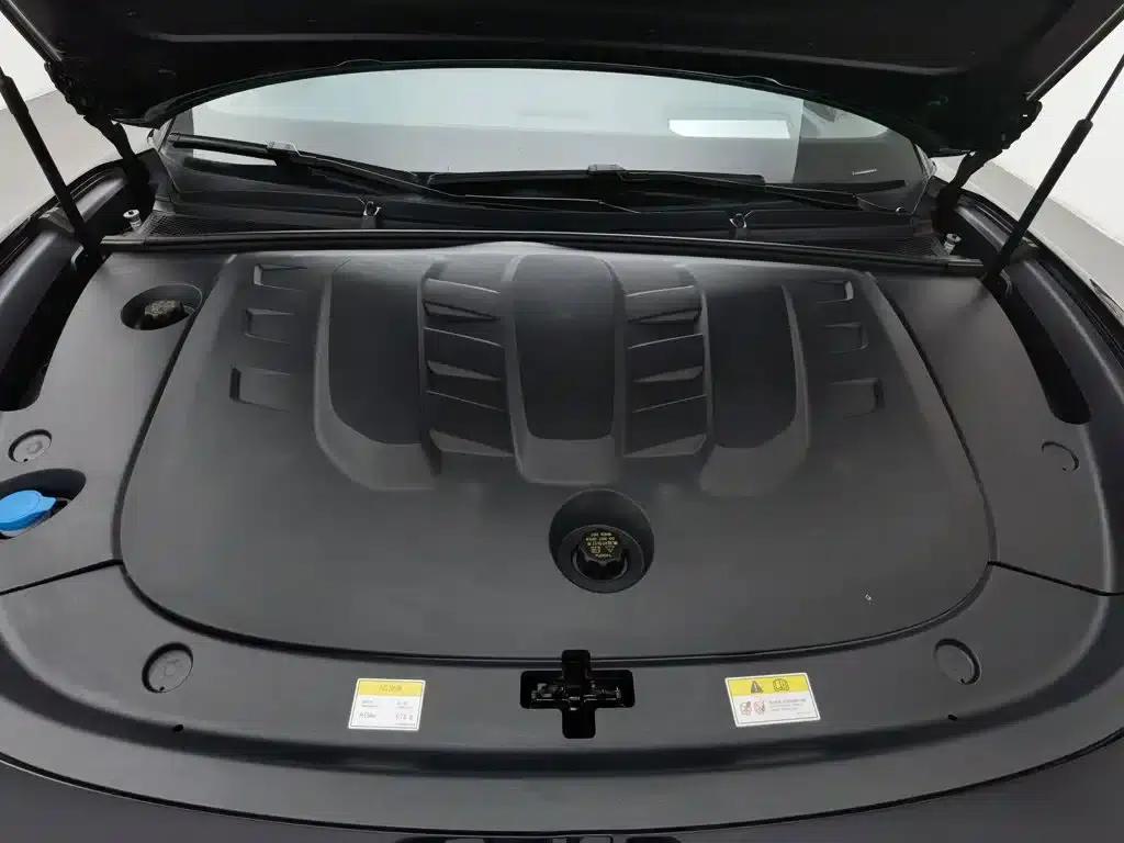 Voyah Chasing the Light 2024 PHEV AWD Long Range Flagship Edition — миниатюра 6