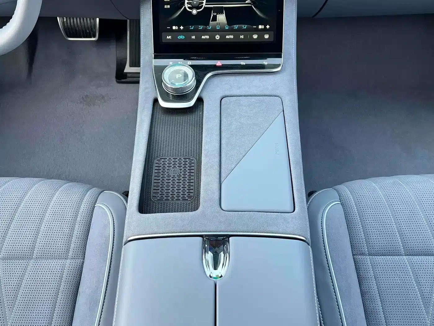 Voyah Chasing Light 2023 AWD Flagship Edition — миниатюра 20