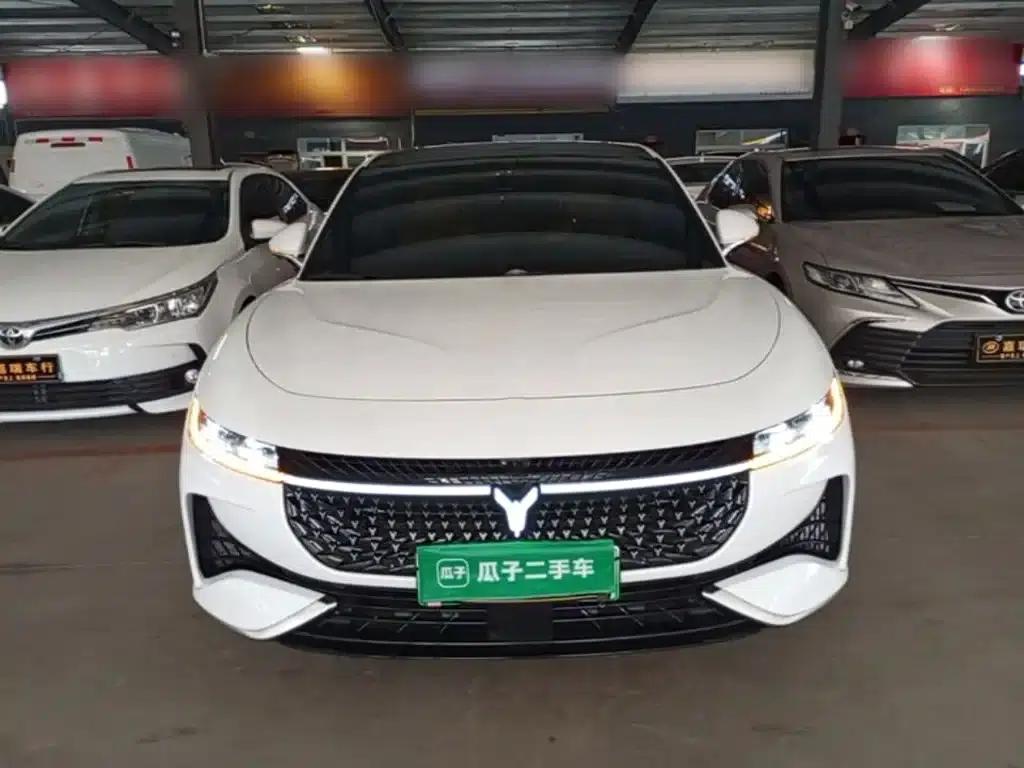 Voyah Chasing the Light 2024 PHEV AWD Long Range Flagship Edition — миниатюра 3