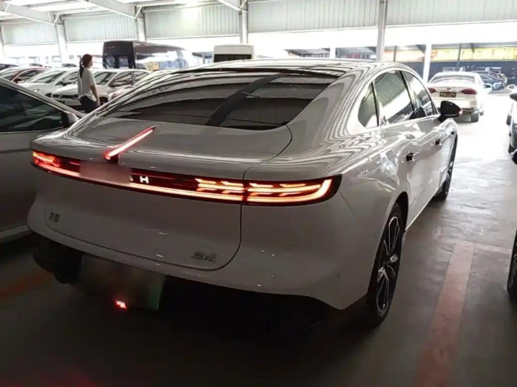 Voyah Chasing the Light 2024 PHEV AWD Long Range Flagship Edition — миниатюра 7
