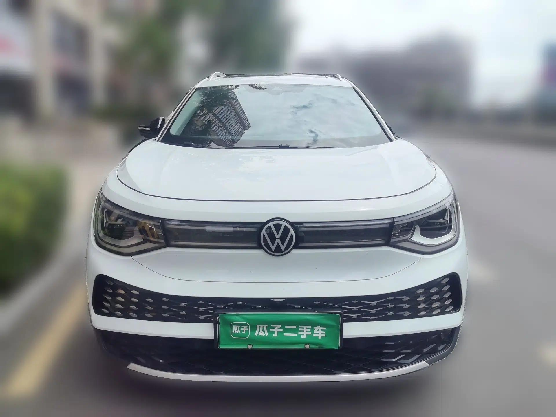 Volkswagen ID.6 X 2023 Pure Long-Range Version — миниатюра 2
